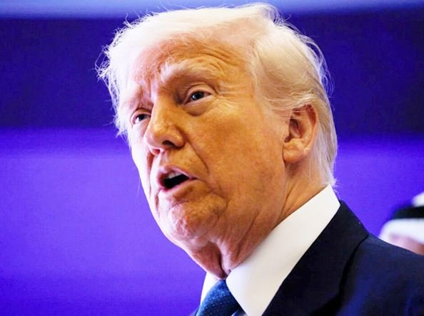 ट्रंप ने वेनेजुएला सरकार को किया विदेशी आतंकवादी संगठन घोषित