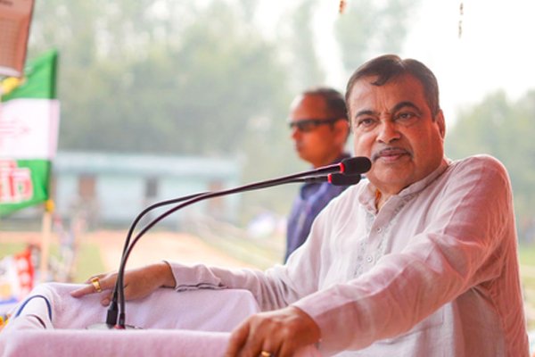 देश की ऑटोमोबाइल इंडस्ट्री तेजी से आगे बढ़ रही है – केंद्रीय मंत्री नितिन गडकरी
