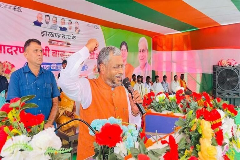 झामुमो सरकार पर बीजेपी का हमला…PESA नियमों पर आदिवासियों को गुमराह करने का आरोप, जानें आज का सियासी अपडेट