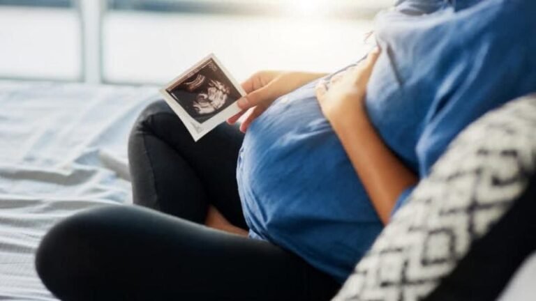 महाराष्ट्र में तीन महीने में किशोरावस्था में प्रेगनेंसी के 55 मामले मिले, इसमें अविवाहित भी शामिल