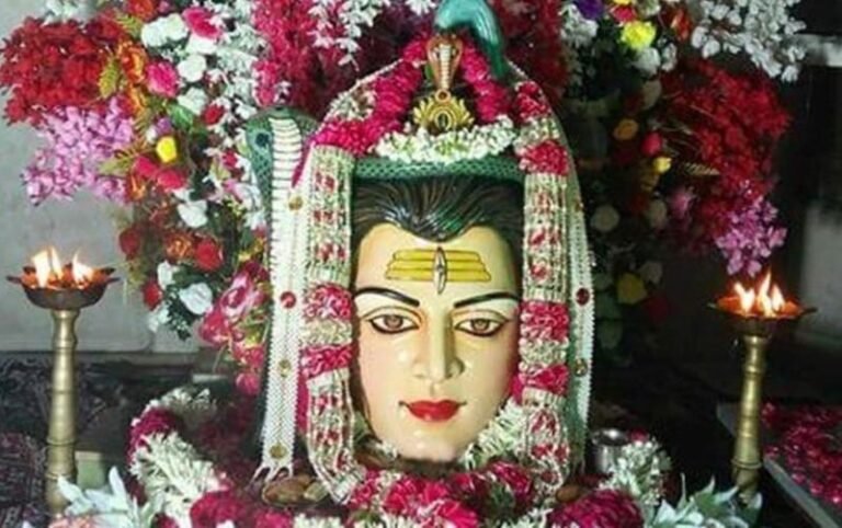 दूधेश्वरनाथ महादेव मंदिर परिसर के कुएं का पानी बदलता है रंग, रावण से जुड़ी है मान्यता 