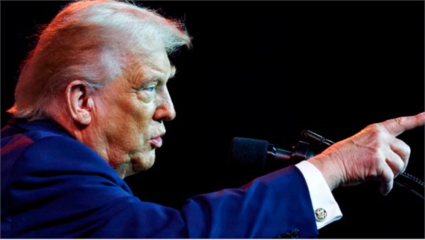 SC के फैसले के खिलाफ ट्रंप के तीखे तेवर… रिफंड की बजाए नए टैरिफ को 10 से बढ़ाकर 15% किया