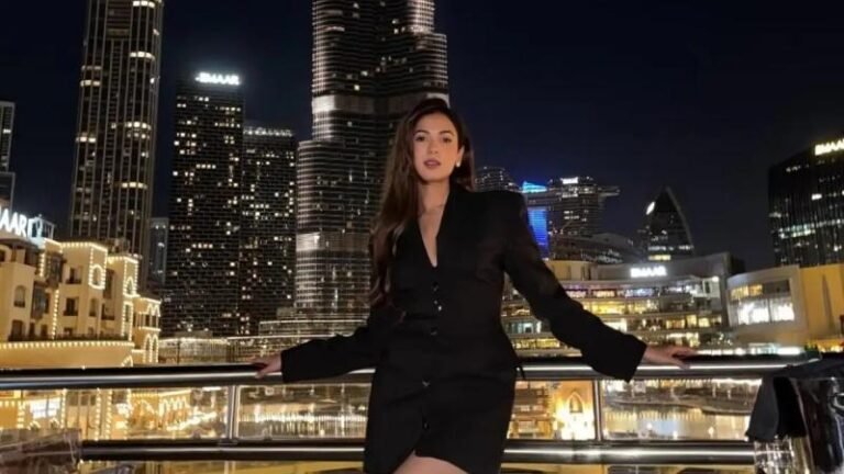 ‘पैनिक न फैलाएं’, दुबई में फंसी एक्ट्रेस सोनल चौहान ने दी अपडेट; कहा- ‘यहां स्थिति…’ PM मोदी से मांग चुकी मदद